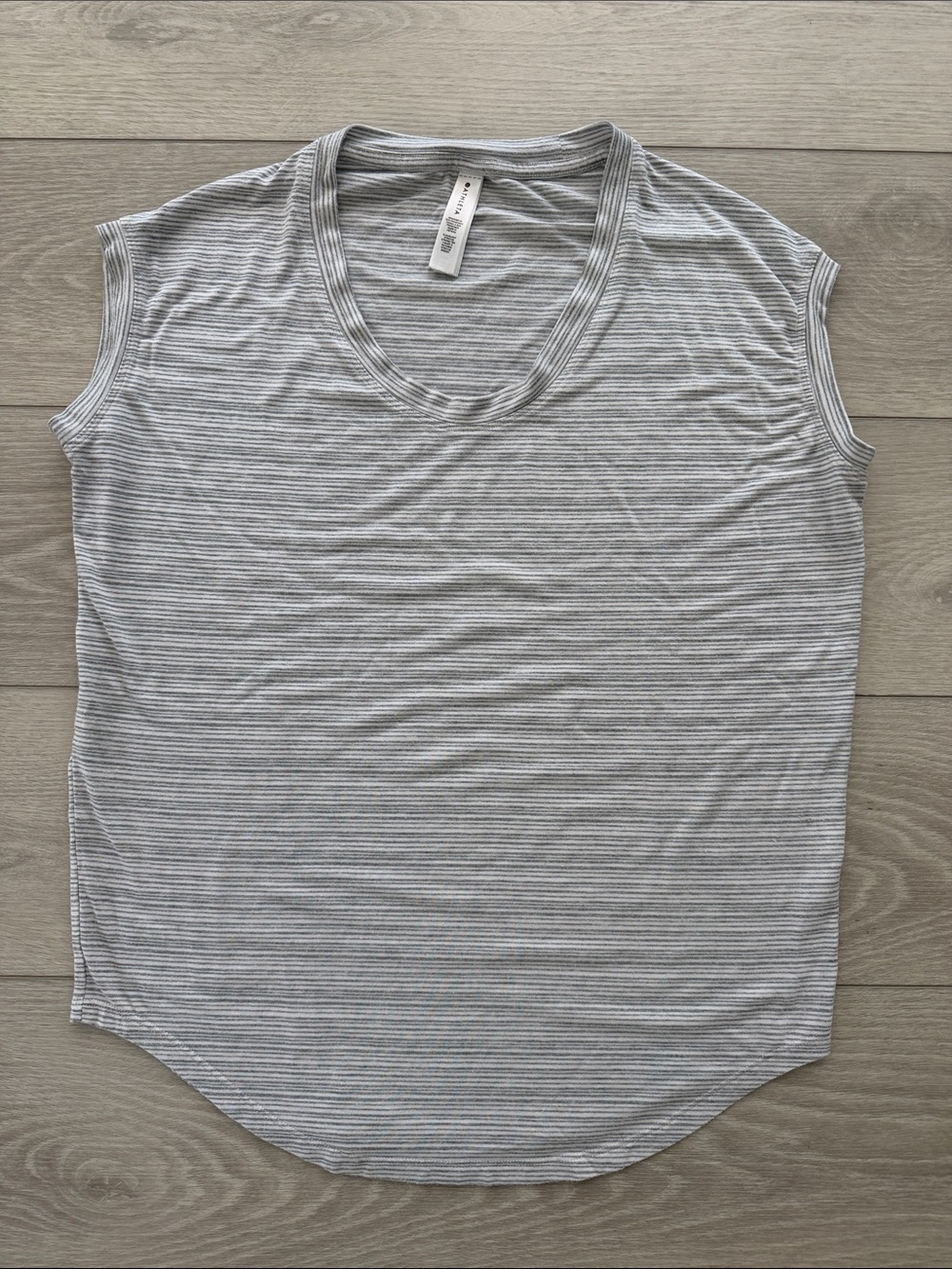 Athleta Women’s Cloudlight Stratus Breezy Sleeveless Light Gray Stripe Tee